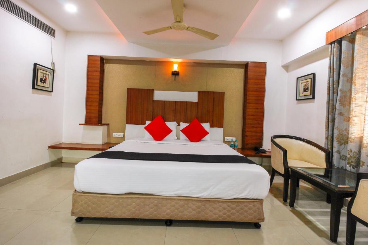 Capital O 66968 Haveli The Landmark Hotel Warangal Luaran gambar