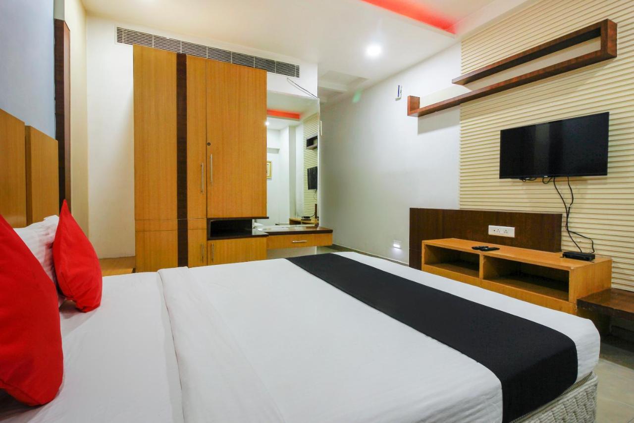Capital O 66968 Haveli The Landmark Hotel Warangal Luaran gambar