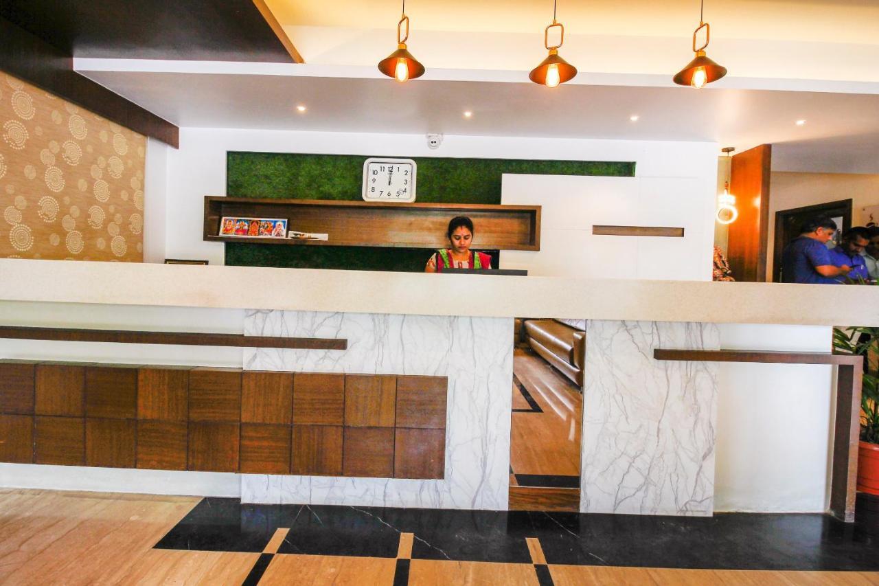 Capital O 66968 Haveli The Landmark Hotel Warangal Luaran gambar